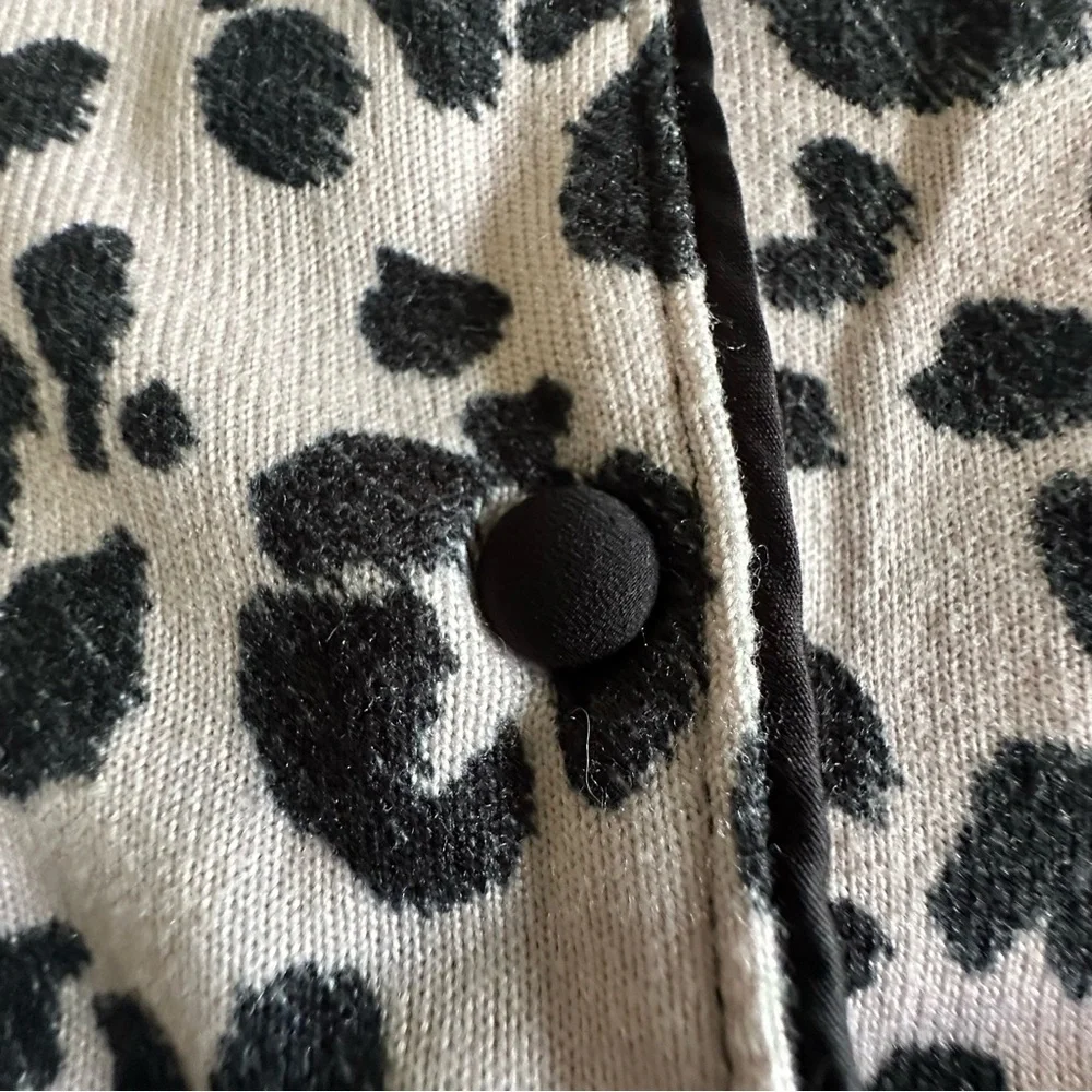 Kate Spade Pajama Top Womens M Pink Leopard Print Long Sleeve Button Up Lounge